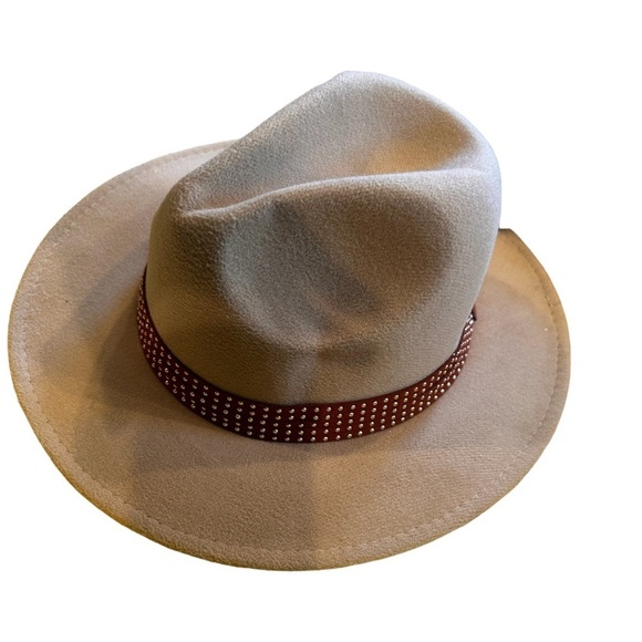 Time and Tru Accessories - FREE W/BUNDLE NWT Hat​​
